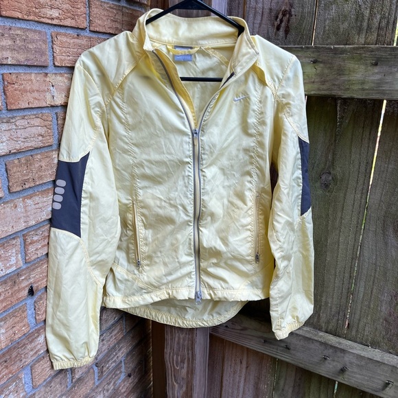 Nike Yellow Windbreaker Running Jacket - Picture 1 of 3